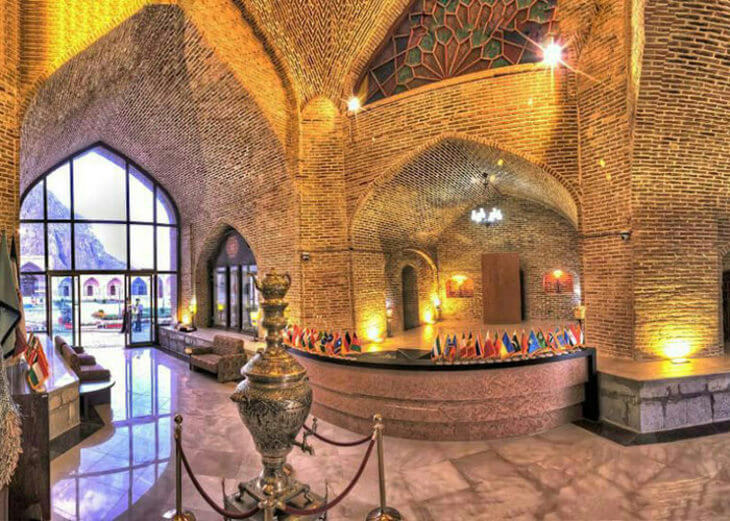 کاروانسرای شاه عباسی - هتل لاله بیستون